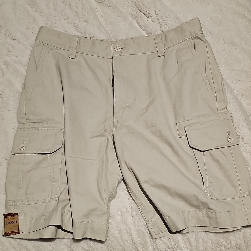 IZOD Men's Tan Cargo Shorts